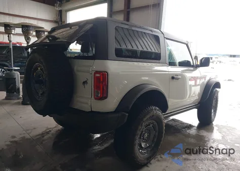 2024 Ford Bronco Black Diamond z USA, uszkodzony, nr VIN 1FMDE1AH8RLB23324